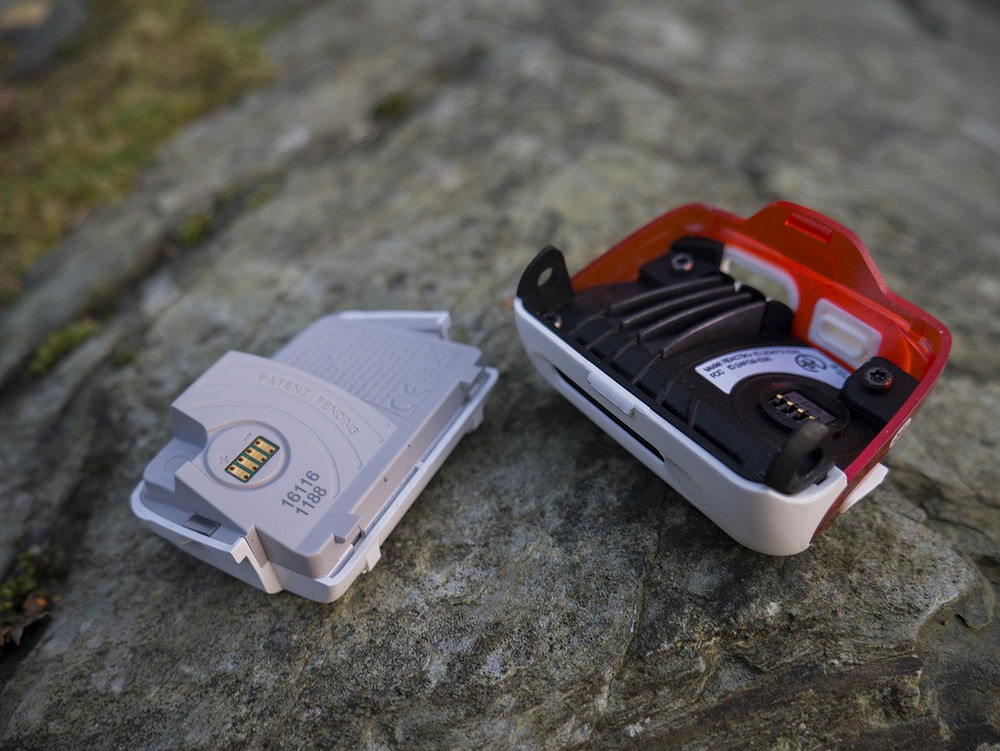 The rechargeable battery pack connects to the back of the main body  © Martin McKenna - UKC