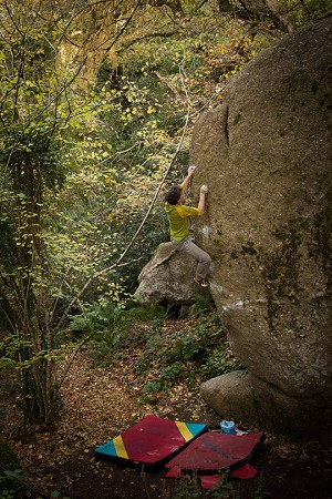 Utilising the Skwama's edging/smearing capabilities to the max on Nether Edge in Bovey Woods  © Penny Orr