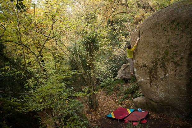 If this was in the Peak it would be one of the most sought after lines around, but it isn't...  © Rob Greenwood - UKClimbing