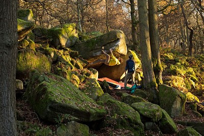 The author looking surprisingly camouflaged in/amongst Mossatrocity, Padley Gorge  © Nick Brown - UKC