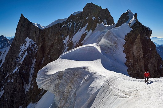 Monster cornices on the Rochefort Arete  © Hamish Frost
