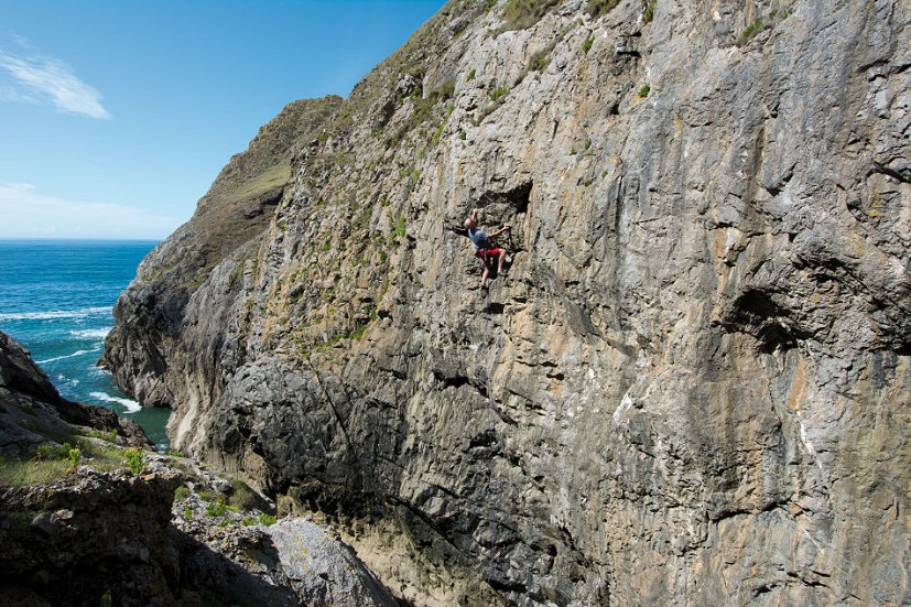 Mark Glaister on Hung Over (6a+) at Free Lunchers Zawn.  © Bridget Glaister