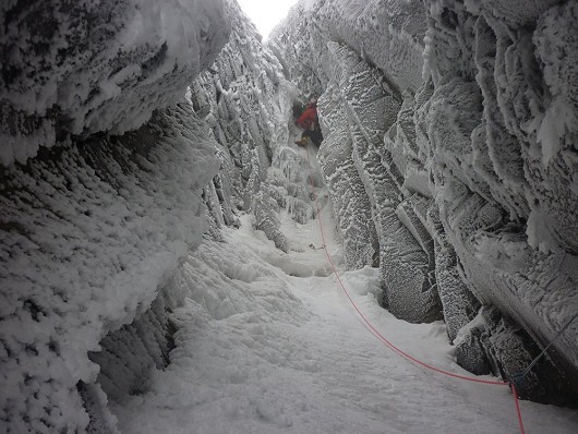 Me leading top pitch in very lean conditions.  Couple hard moved to get out of here when its this lean.  © 010paw