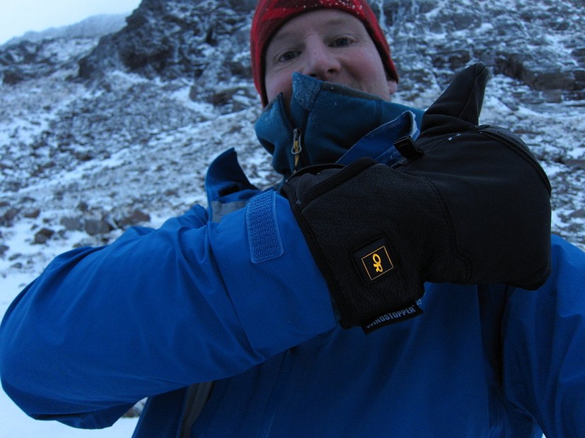 Thawing out cold post-climb fingers   © Dan Bailey