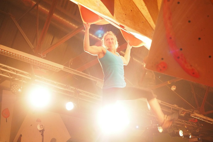 Michaela Tracy pulling hard at the Rab CWIF 2016  © Band of Birds