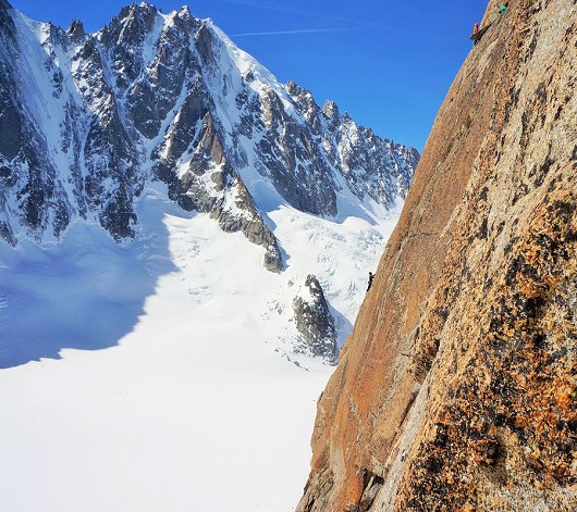 Classic ridge line route right above the refuge  © walts4