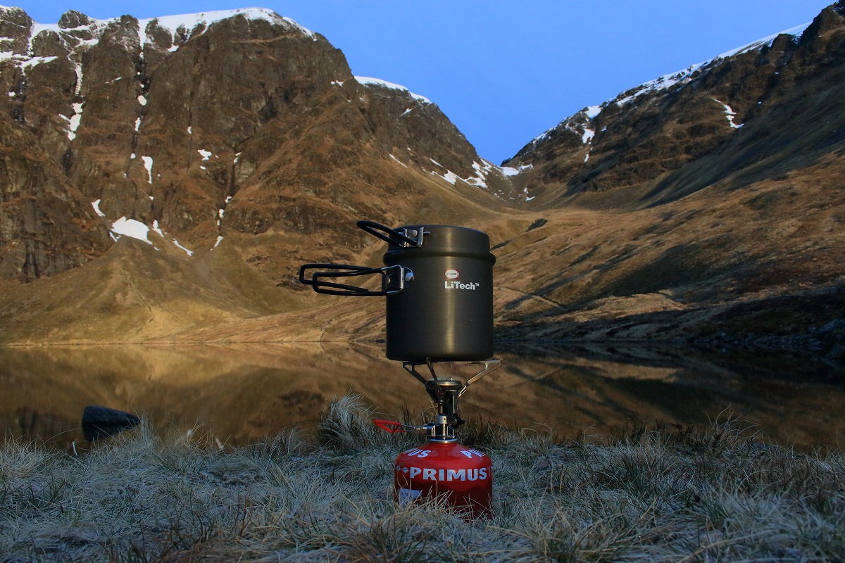 Dawn coffee with the MicronTrail. Those wide pan supports will take a much bigger pot  © Dan Bailey