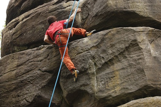 Heal to the break on the classic 6a Sossblitz  © Nina Rogers
