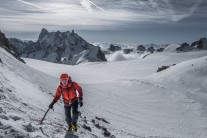 Approaching the Cosmiques Arete
