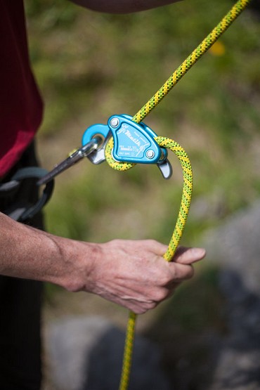 UKC Gear - GROUP TEST: Assisted Braking Belay Devices