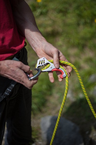 Assisted Breaking Belay Device Review - Mammut Smart 1  © UKC Gear