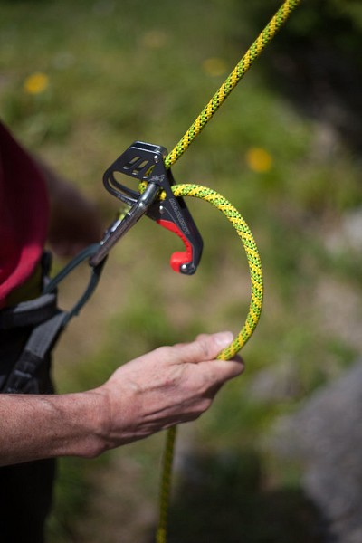 Assisted Breaking Belay Device Review - Mammut Smart 3  © UKC Gear