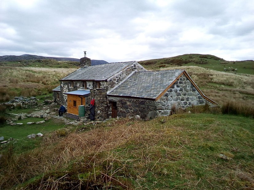 Cae Amos looks like quite some pad, by bothy standards  © MBA