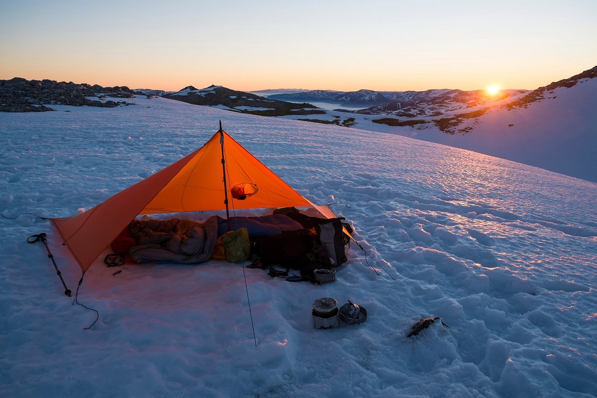 A tarp can be a viable alternative to a tent any time of year - if you pick your moment  © Alex Roddie