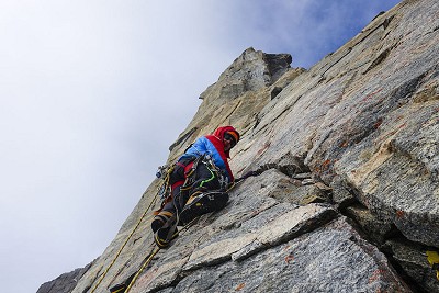 Quality rock and superb climbing on Reveiller le Mechant  © GMHM
