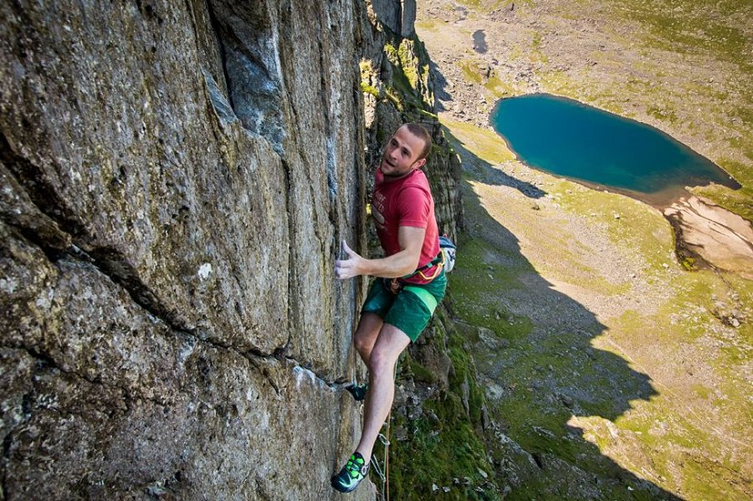 Alex Mason on the first ascent of The Cwm Face E7 6c  © Charlotte Milner