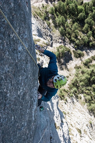 Robbie on End of Silence, using the 'gnarly' RH pocket  © Robbie Phillips