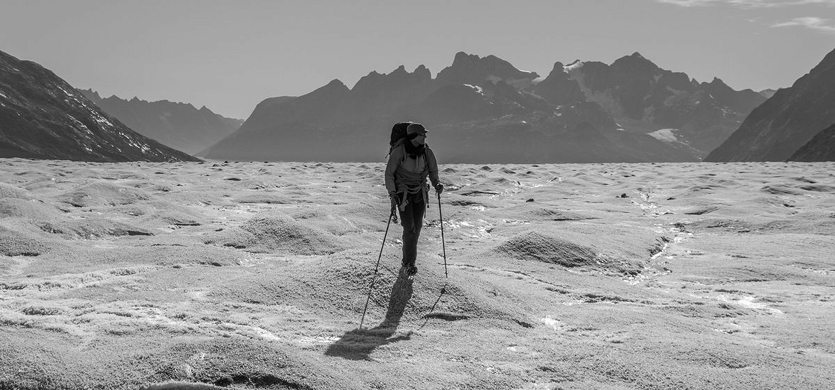 Approach to advance camp on the Knud Rasmussen glacier, East Greenland   © Helen Spenceley
