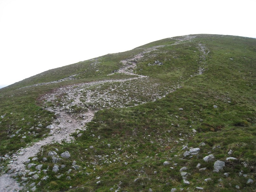 Huge erosion scar on Carn Liath  © Mountaineering Scotland
