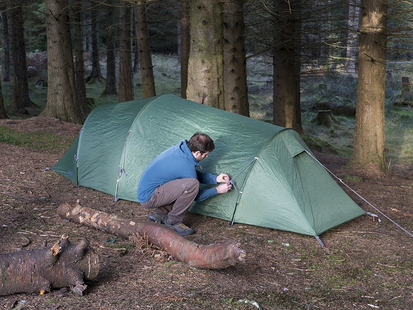 Ally setting up camp at Dunkeld after a day at the crag  © Martin McKenna