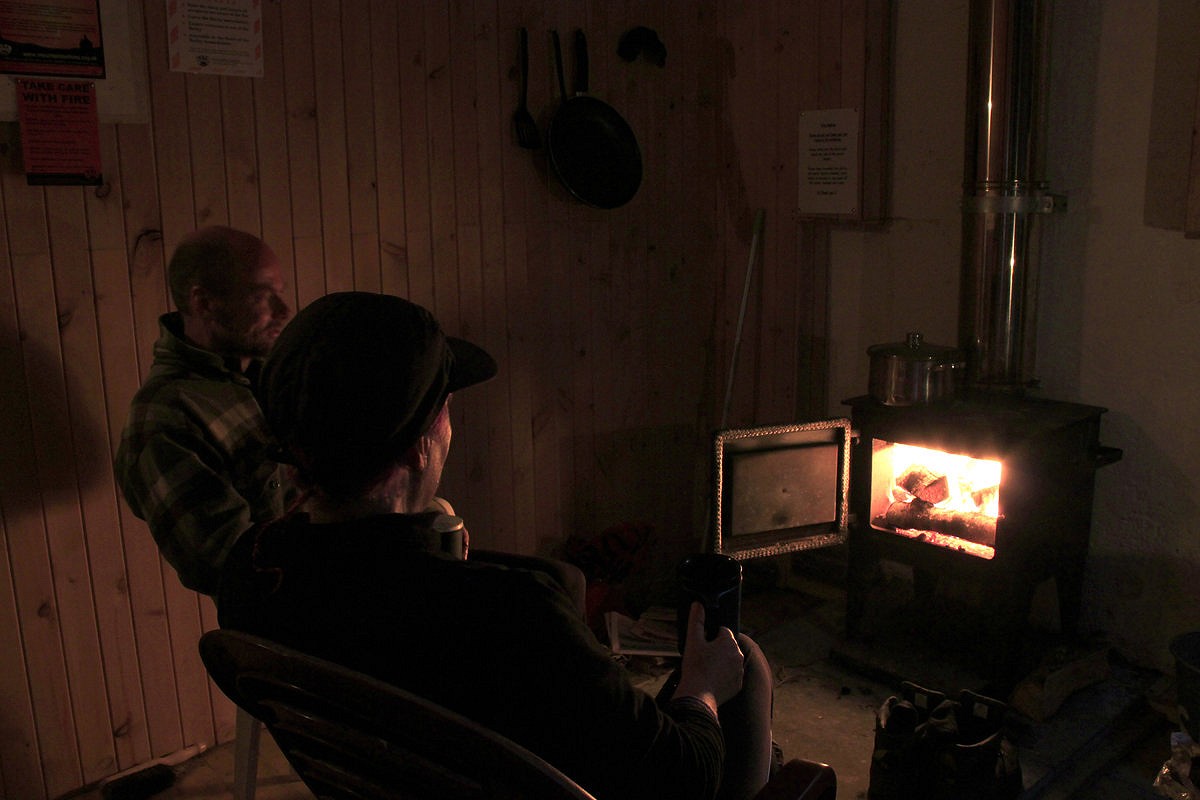 A roaring fire - what bothies are all about  © Geoff Allan
