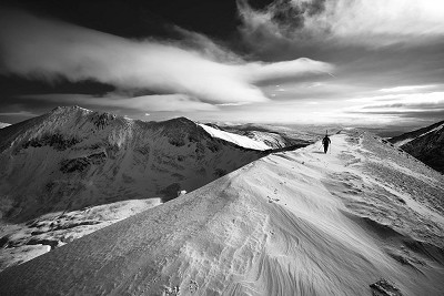 Exploring the Mamores on skis  © Hamish Frost