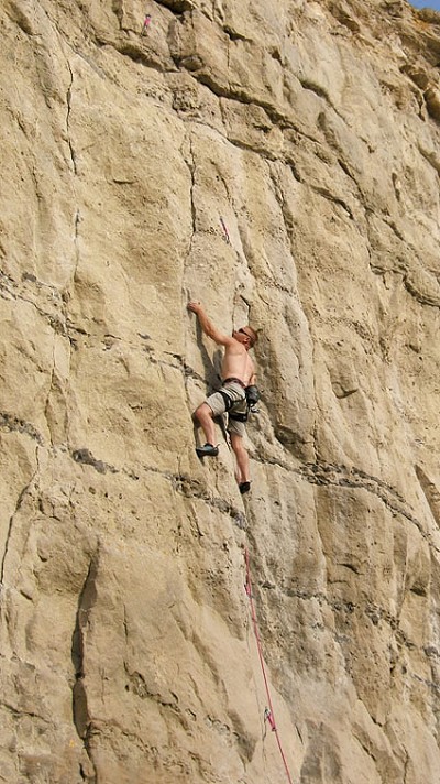 Terry Finlay cruising a 6b+ at Battleships which had previously seen a few frequent flyers!  © Sharket