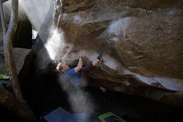 There's even bouldering! Petter Ulmert on Lone Wolf (8A)  © Stefan Wulf