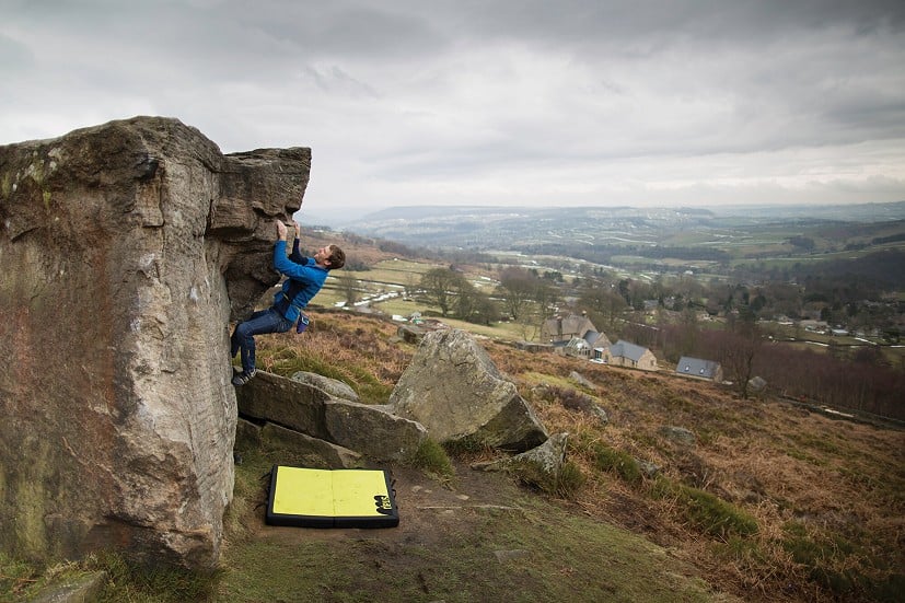 Theo Moore using the French Toast at Curbar  © Nick Brown - UKC