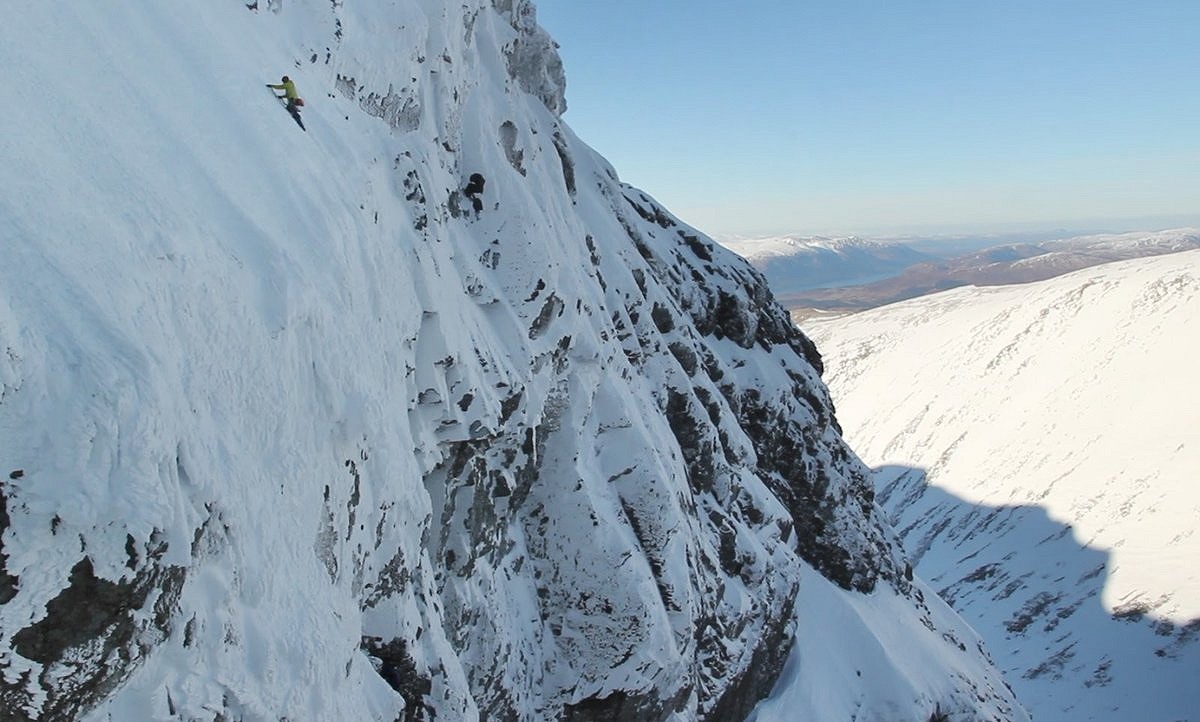 Topping out on Frosty's Vigil VIII, 8 at around 5pm.  © Kevin Woods