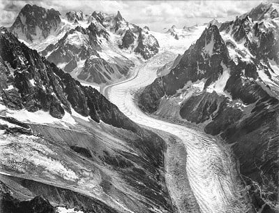 One of Eduard Spelterini's aerial images of the Mont Blanc Massif, taken in 1909.  © Eduard Spelterini