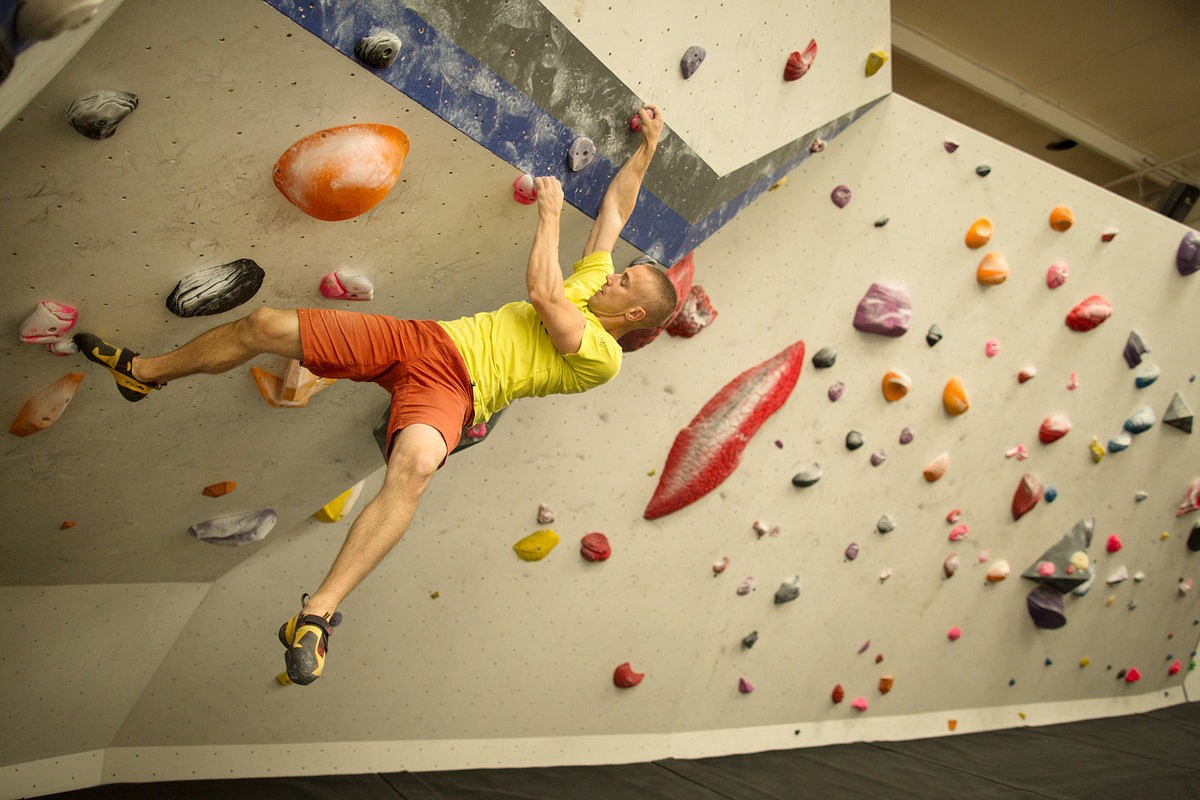 On overhangs a down-turned shoe enables...  © Nick Brown - UKC
