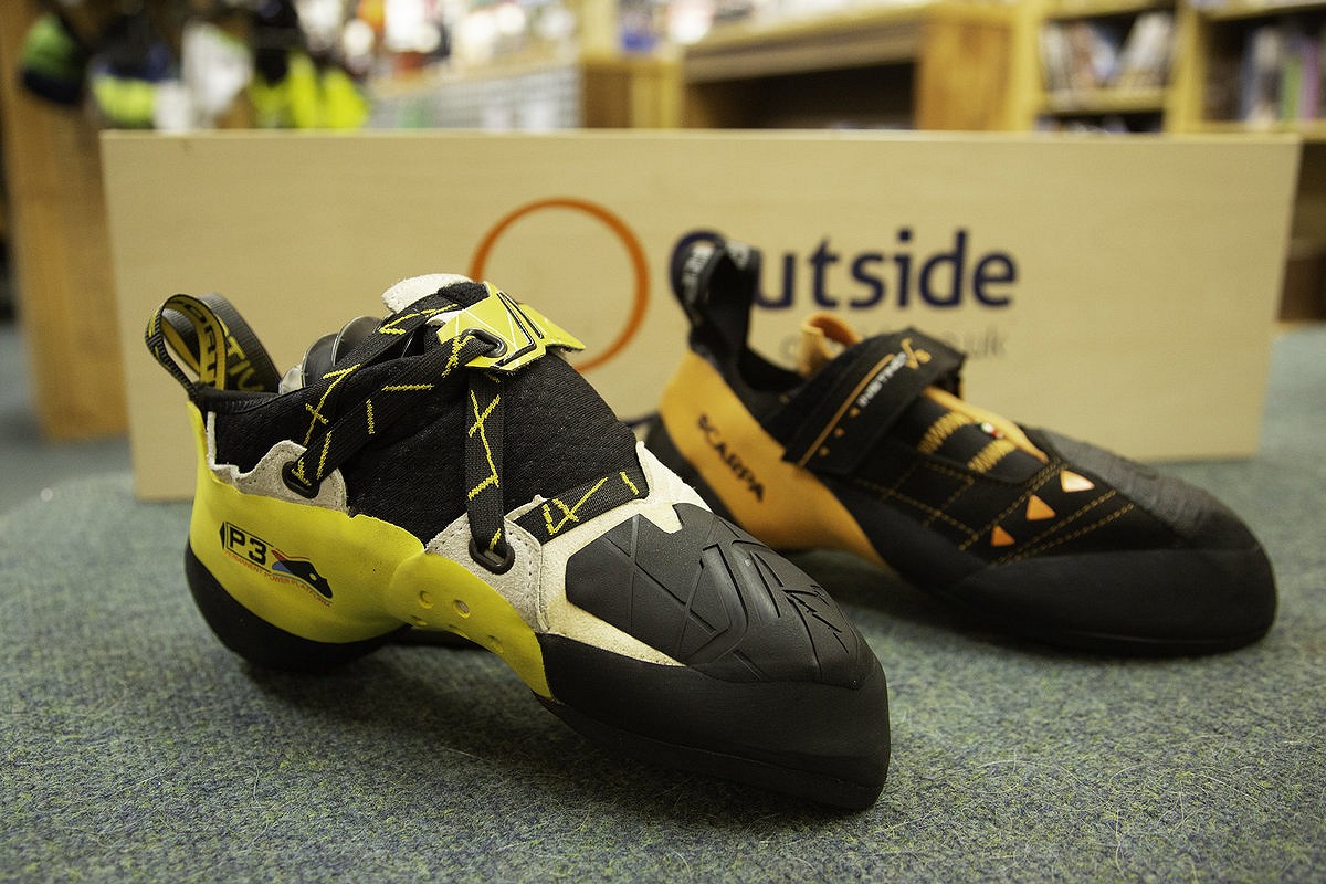 Down-turned performance shoes  © Nick Brown - UKC
