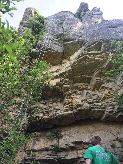 10 metre crag over cave   © Peter Williamson