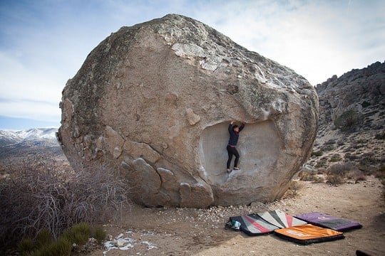 Lidija's Mouth: a very peculiar boulder problem...  © Rob Greenwood - UKClimbing