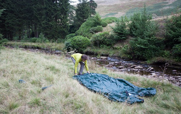 Laying out the tent  © Rob Greenwood - UKC