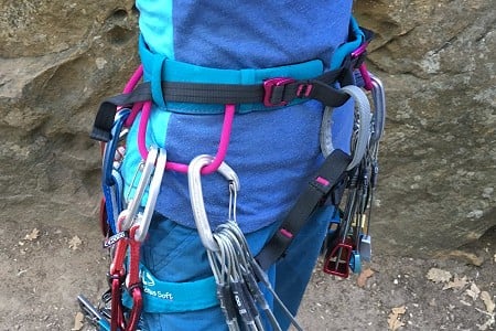 Two buckles allow the harness to be centred on the hips at any size and keep the gear loops equally forward  © UKC Gear