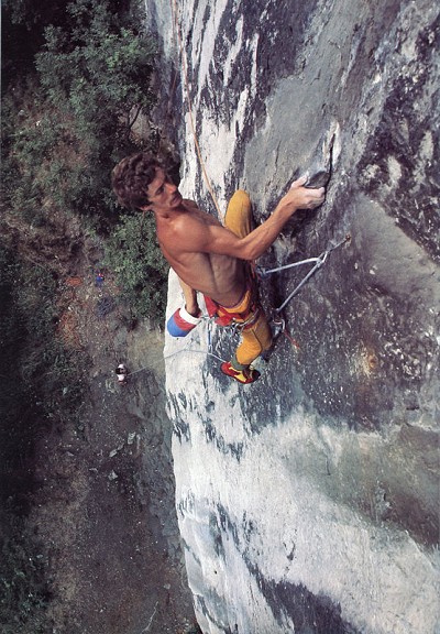 Ron Fawcett on the first pitch of The Prow at Raven Tor  © Leo Dickinson