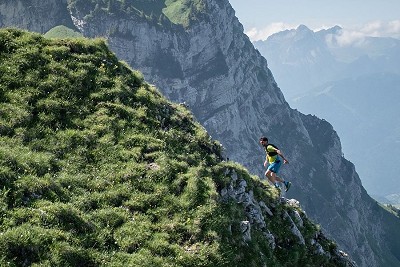 Power-walk the steepest ascents  © Scott Sports