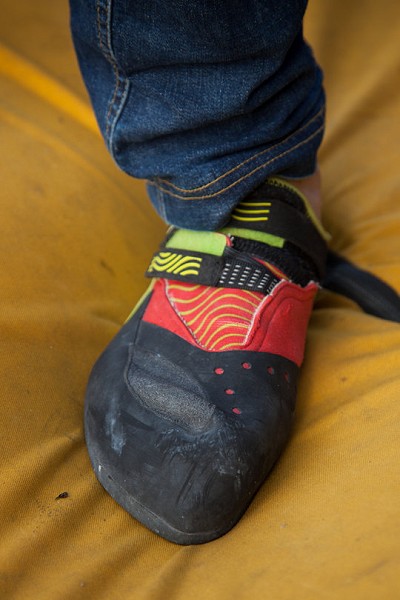 The double straps and sock-like fit enable a tight fit and precise footwork  © UKC Gear