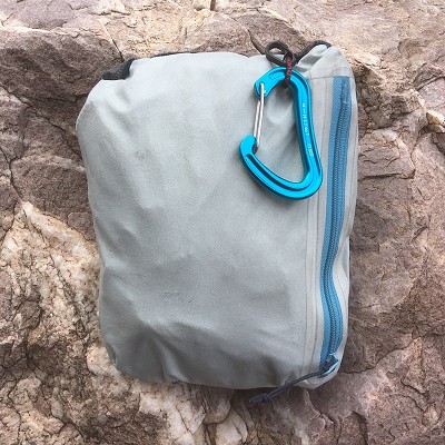 Easily packed into a pocket  © UKC Gear