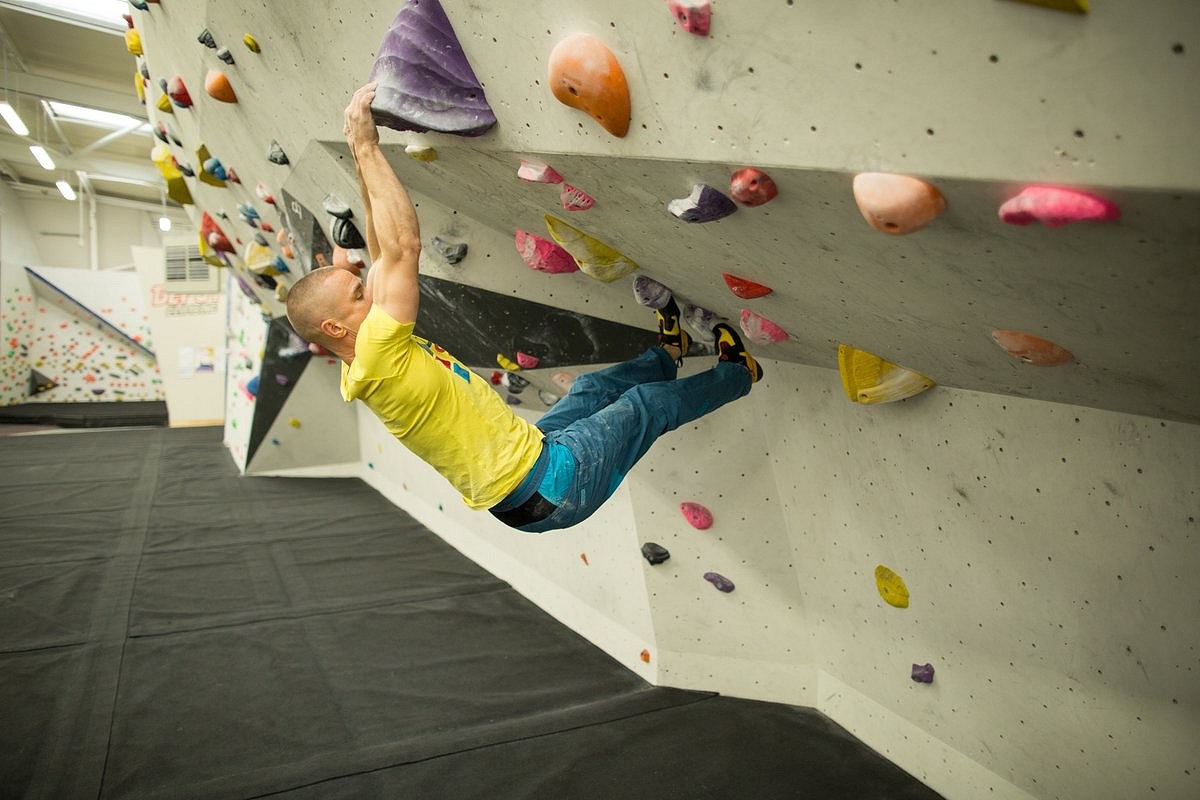Next up, engage the toe-hook with total conviction   © Nick Brown - UKC
