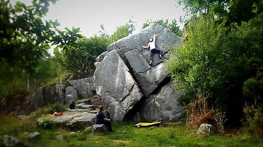 Granite Bouldering in Eskdale. Bad photo but a brilliant climb  © jtimney