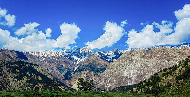 The Hindu Kush range from the Chitral Valley.  © By Mansari007 - Own work, CC BY-SA 4.0