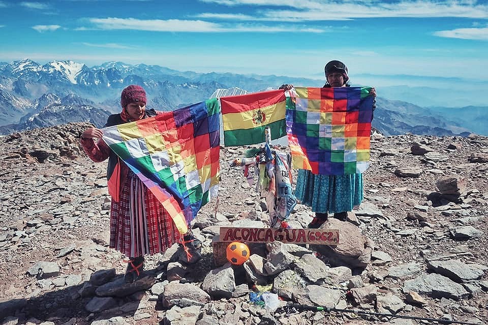 The cholitas reach the summit of Aconcagua.  © Cholitas Escaladoras de Bolivia Facebook Page