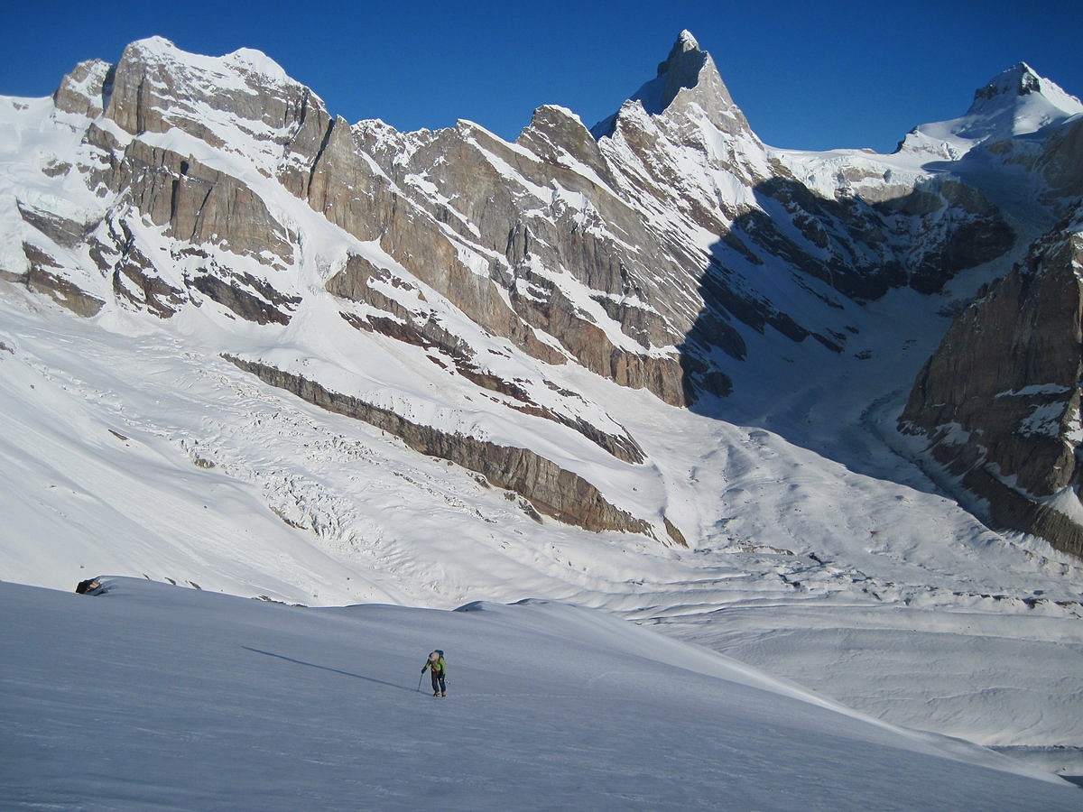 Simon acclimatising in 2014 on the lower slopes of Kedar Dome.  © Malcolm Bass