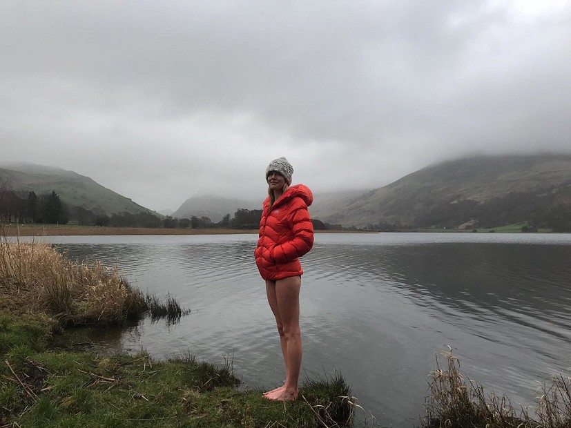 Warming up after a chilly swim  © Emma Roderick