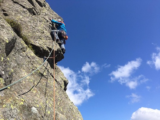 The proper way up the 5a pitch on Copper Dragon  © Colin Dyer
