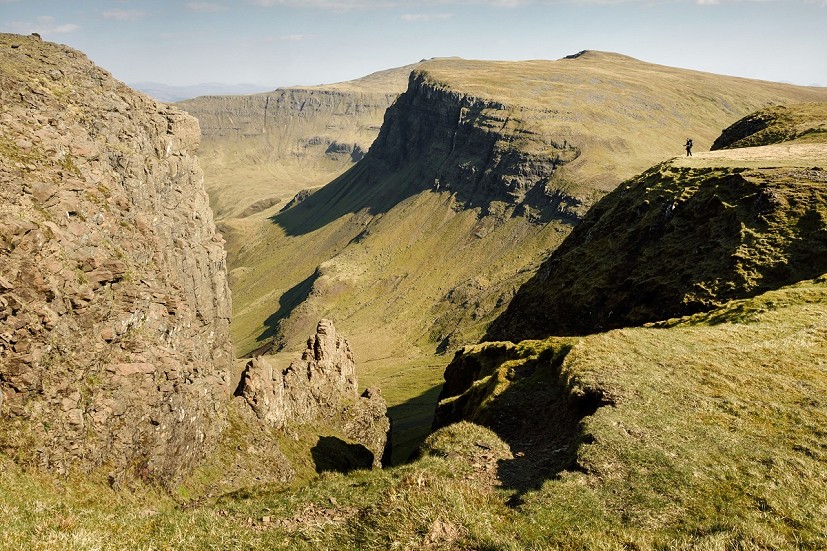 The middle section of the ridge has some of the best walking anywhere  © James Roddie