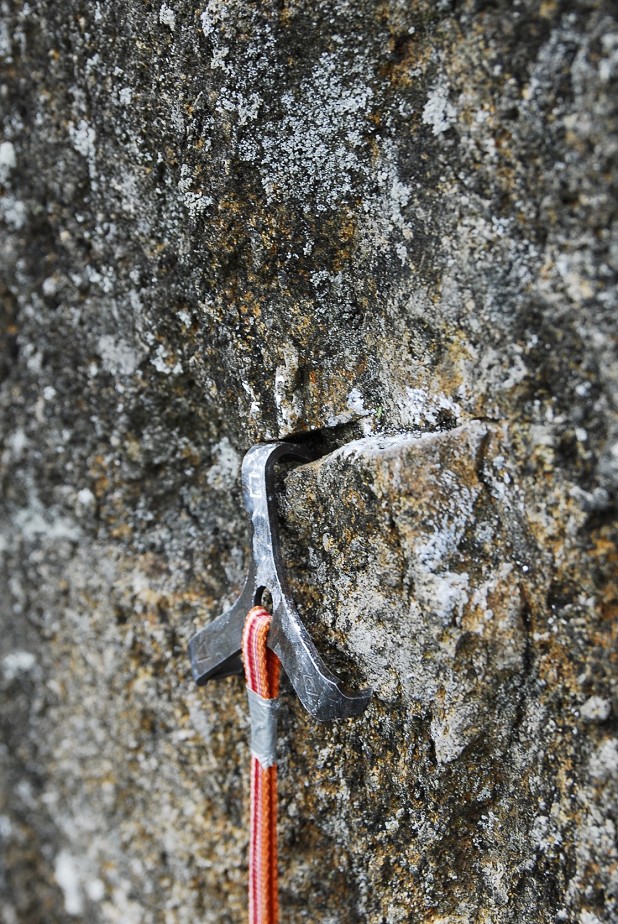 The pathetic skyhook, blu-tacked and taped to the rock on lead.   © Rob Matheson